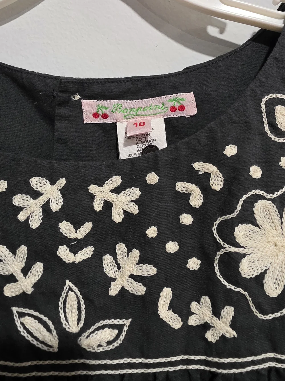 Bonpoint Gray Dress with Cream Floral Embroidery Size 10y